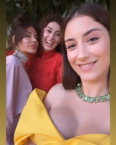 Hazal Kaya seksi ifşa fotoğrafı 80354