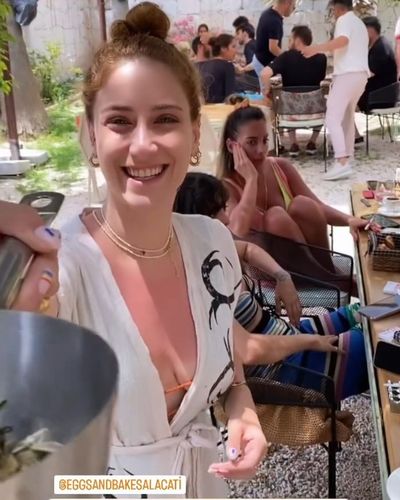 Hazal Kaya seksi ifşa fotoğrafı 80305