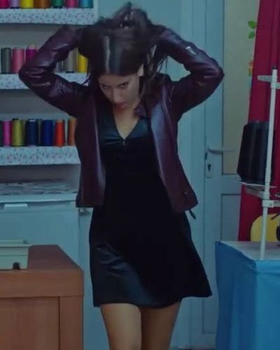 Hazal Kaya seksi ifşa fotoğrafı 80302