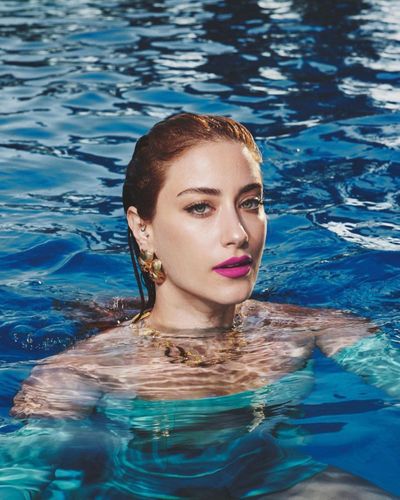 Hazal Kaya seksi ifşa fotoğrafı 80300