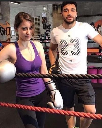 Hazal Kaya seksi ifşa fotoğrafı 80274