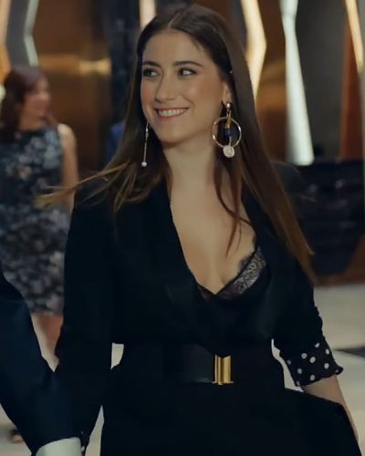 Hazal Kaya seksi ifşa fotoğrafı 80200