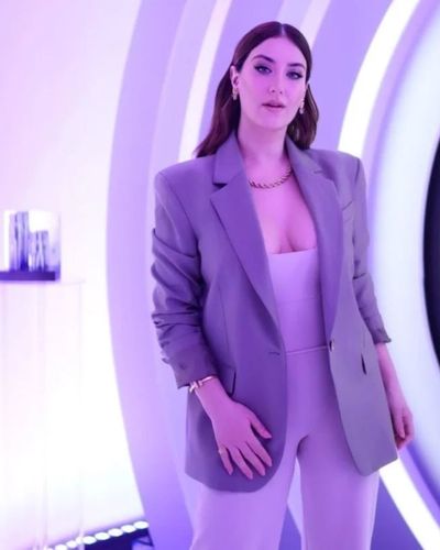 Hazal Kaya seksi ifşa fotoğrafı 488