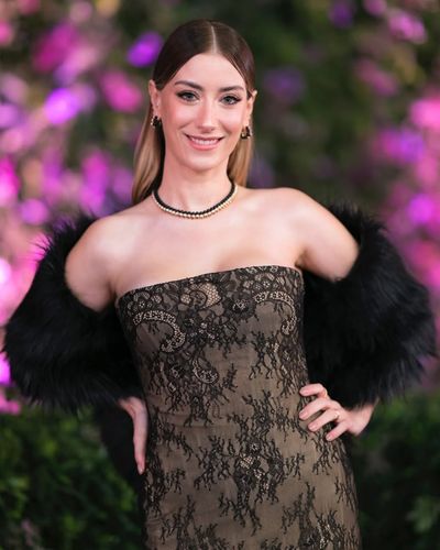 Hazal Kaya seksi ifşa fotoğrafı 499
