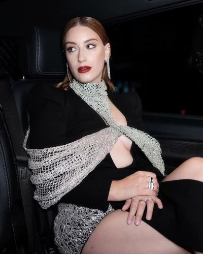 Hazal Kaya seksi ifşa fotoğrafı 527