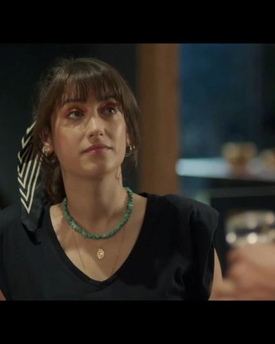 Hazal Kaya seksi ifşa fotoğrafı 23 — Benden Ne Olur (2022)