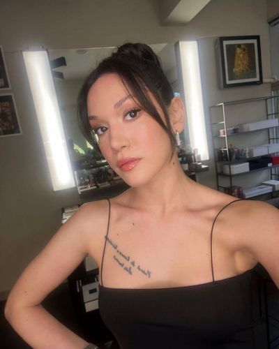 Hazal Subaşı seksi ifşa fotoğrafı 123