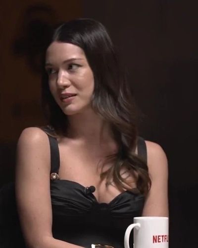 Hazal Subaşı seksi ifşa fotoğrafı 32009