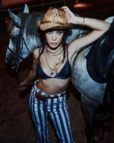 Hazal Subaşı seksi ifşa fotoğrafı 31925