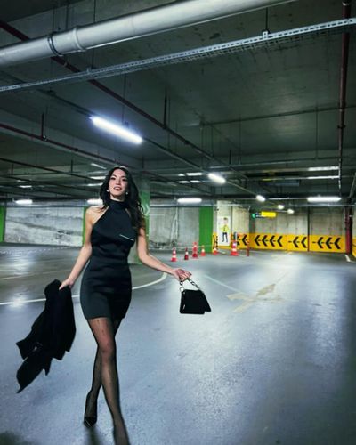 Hazal Subaşı seksi ifşa fotoğrafı 31919