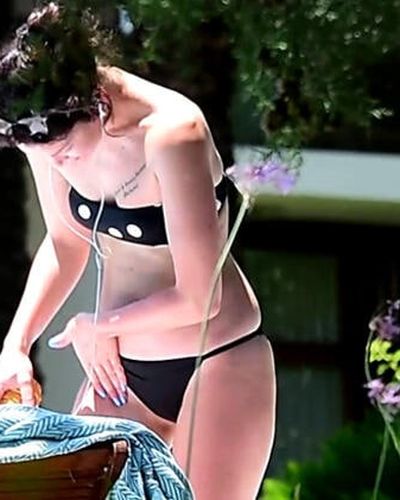 Hazal Subaşı seksi ifşa fotoğrafı 431