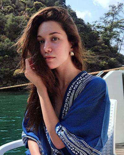 Hazal Subaşı seksi ifşa fotoğrafı 477