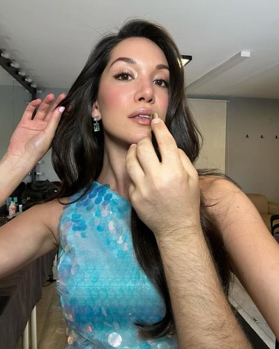 Hazal Subaşı seksi ifşa fotoğrafı 505
