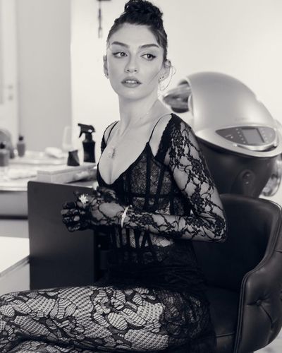 Hazar Erguclu seksi ifşa fotoğrafı 79877