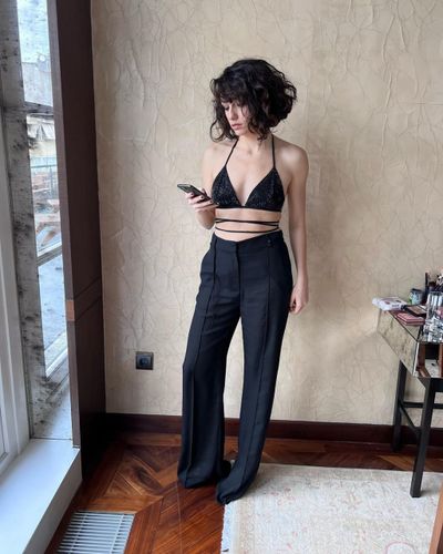 Hazar Erguclu seksi ifşa fotoğrafı 79825