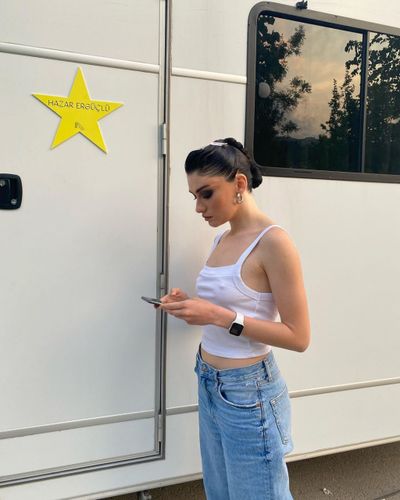 Hazar Erguclu seksi ifşa fotoğrafı 79788