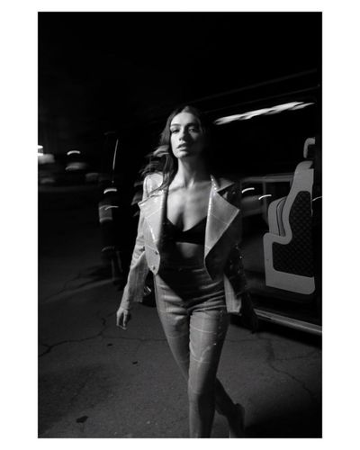 Hazar Erguclu seksi ifşa fotoğrafı 79717