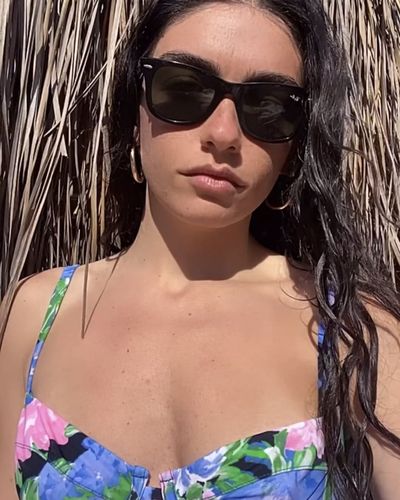 Hazar Erguclu seksi ifşa fotoğrafı 79715