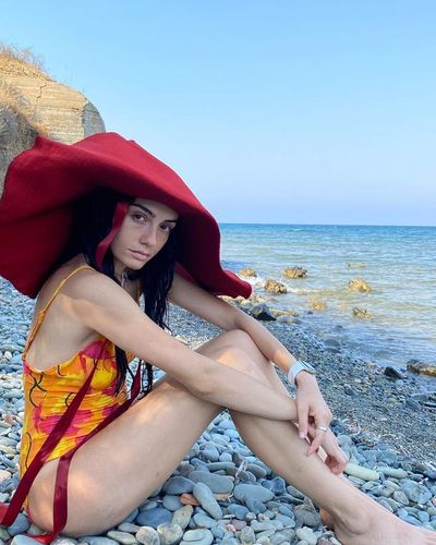 Hazar Erguclu seksi ifşa fotoğrafı 79685