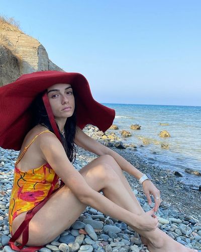 Hazar Erguclu seksi ifşa fotoğrafı 79684