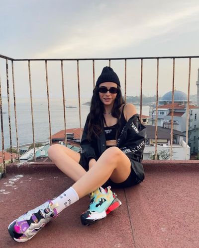 Hazar Erguclu seksi ifşa fotoğrafı 79678