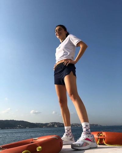 Hazar Erguclu seksi ifşa fotoğrafı 79675
