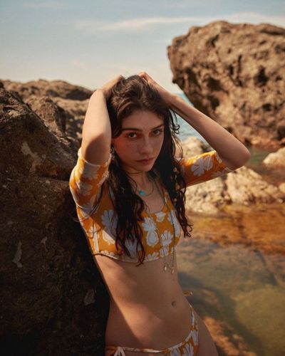 Hazar Erguclu seksi ifşa fotoğrafı 79651