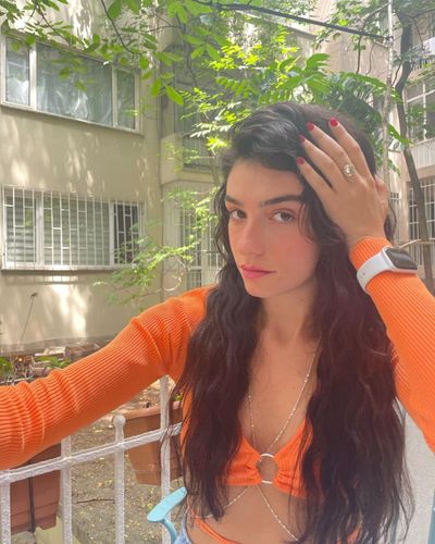 Hazar Erguclu seksi ifşa fotoğrafı 530