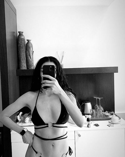 Hazar Erguclu seksi ifşa fotoğrafı 552