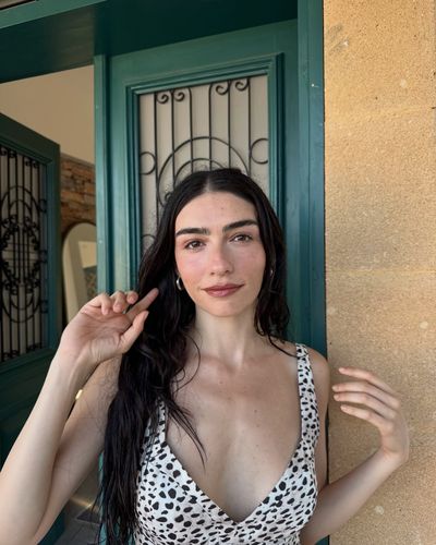 Hazar Erguclu seksi ifşa fotoğrafı 555