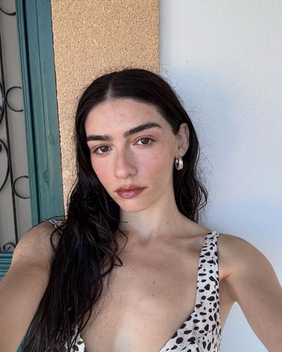 Hazar Erguclu seksi ifşa fotoğrafı 556