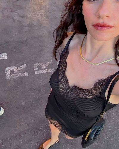 Hazar Erguclu seksi ifşa fotoğrafı 576