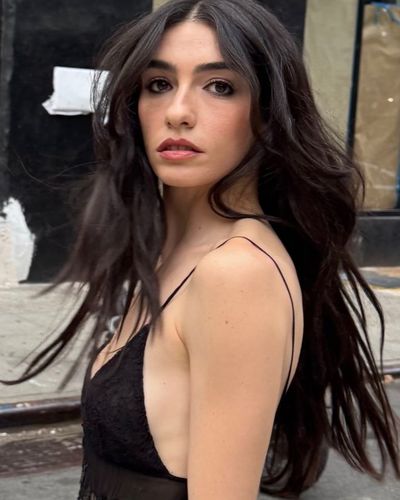 Hazar Erguclu seksi ifşa fotoğrafı 585