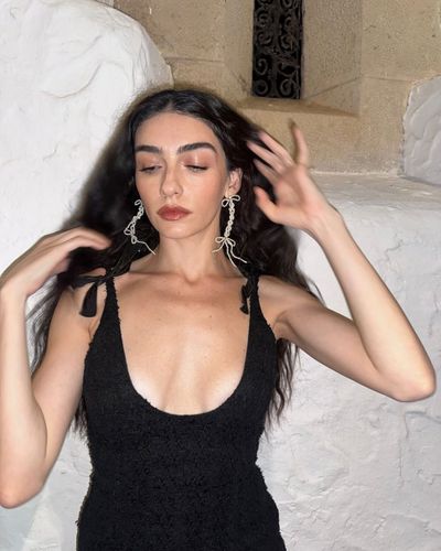 Hazar Erguclu seksi ifşa fotoğrafı 526