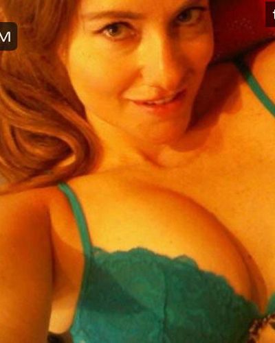 Hilal Cebeci seksi ifşa fotoğrafı 16 — Hilal Cebeci Sexy Tits (2022)