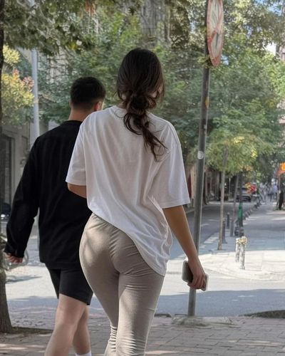Hilal Yelekçi seksi ifşa fotoğrafı 15