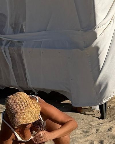 Hulya Avsar seksi ifşa fotoğrafı 155
