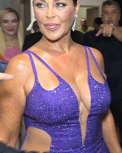 Hulya Avsar seksi ifşa fotoğrafı 172
