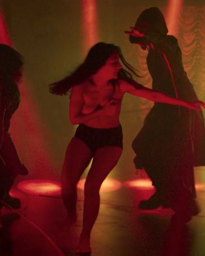 İlayda Akdoğan seksi ifşa fotoğrafı 11 — Meraklı Bir Adamın 10 Günü (2024)