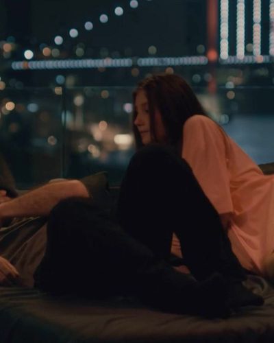 İlayda Akdoğan seksi ifşa fotoğrafı 2 — Meraklı Bir Adamın 10 Günü (2024)
