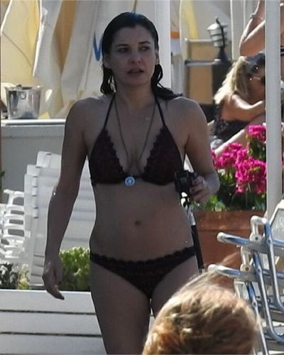 İrem Altuğ bikinili seksi ifşa fotoğrafı 13493
