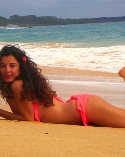 İrem Altuğ bikinili seksi ifşa fotoğrafı 13490