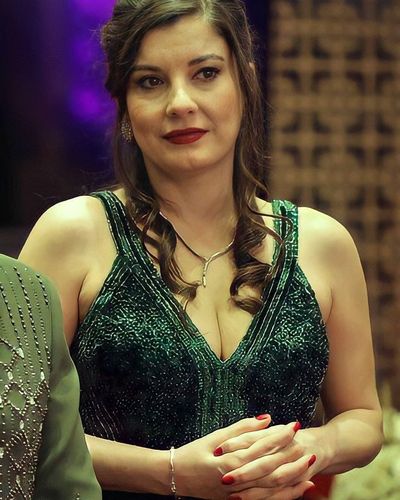 İrem Altuğ seksi ifşa fotoğrafı 47