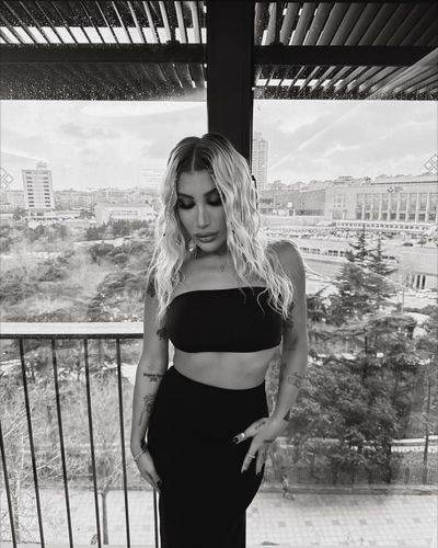 İrem Derici seksi ifşa fotoğrafı 15