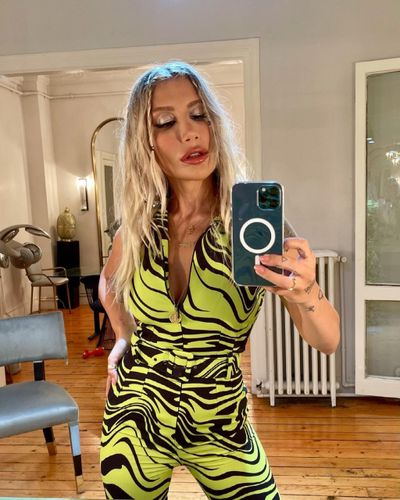 İrem Derici seksi ifşa fotoğrafı 618
