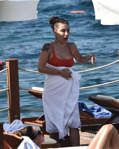İrem Derici seksi ifşa fotoğrafı 659