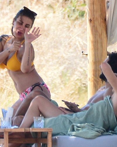 İrem Derici seksi ifşa fotoğrafı 663