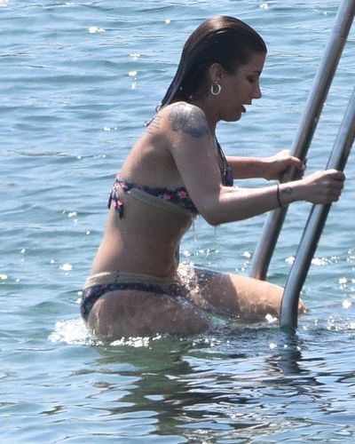 İrem Derici seksi ifşa fotoğrafı 675