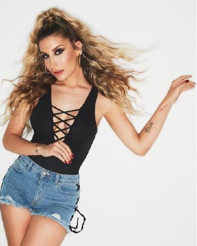 İrem Derici seksi ifşa fotoğrafı 678
