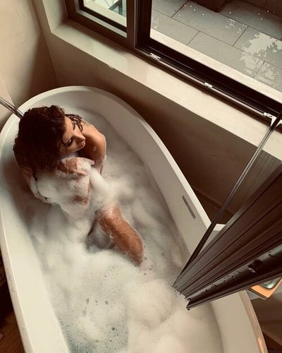 İrem Derici seksi ifşa fotoğrafı 692